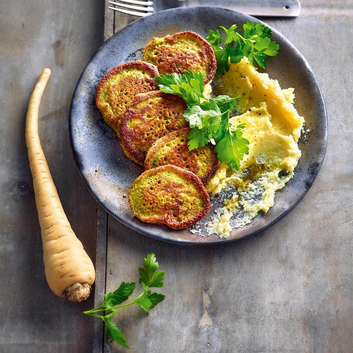 Petersilien-Pancakes mit Pastinakencreme
