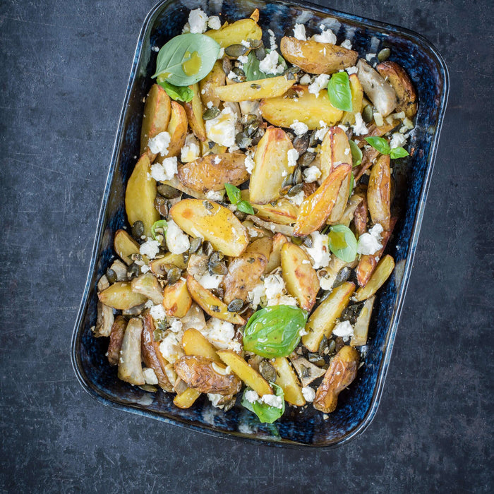 Warme Röstkartoffeln mit Artischocken, Feta und Kürbiskernen