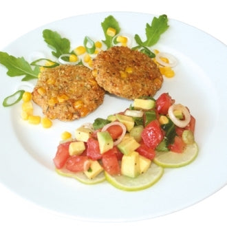 Hirse-Mais-Puffer mit Tomaten-Avocado-Salsa