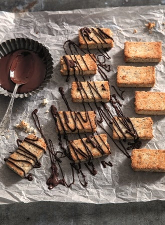 Zebrakonfekt mit Macadamia-Nüssen