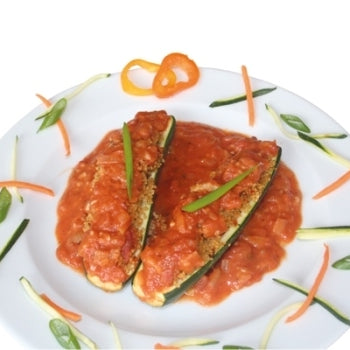Zucchini gefüllt mit Couscous mediterran
